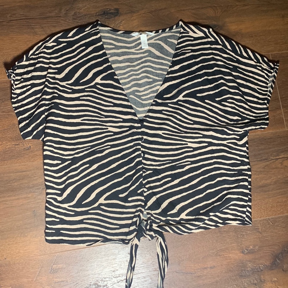 H&M V-Neck Tie-Hem Zebra Print Blouse